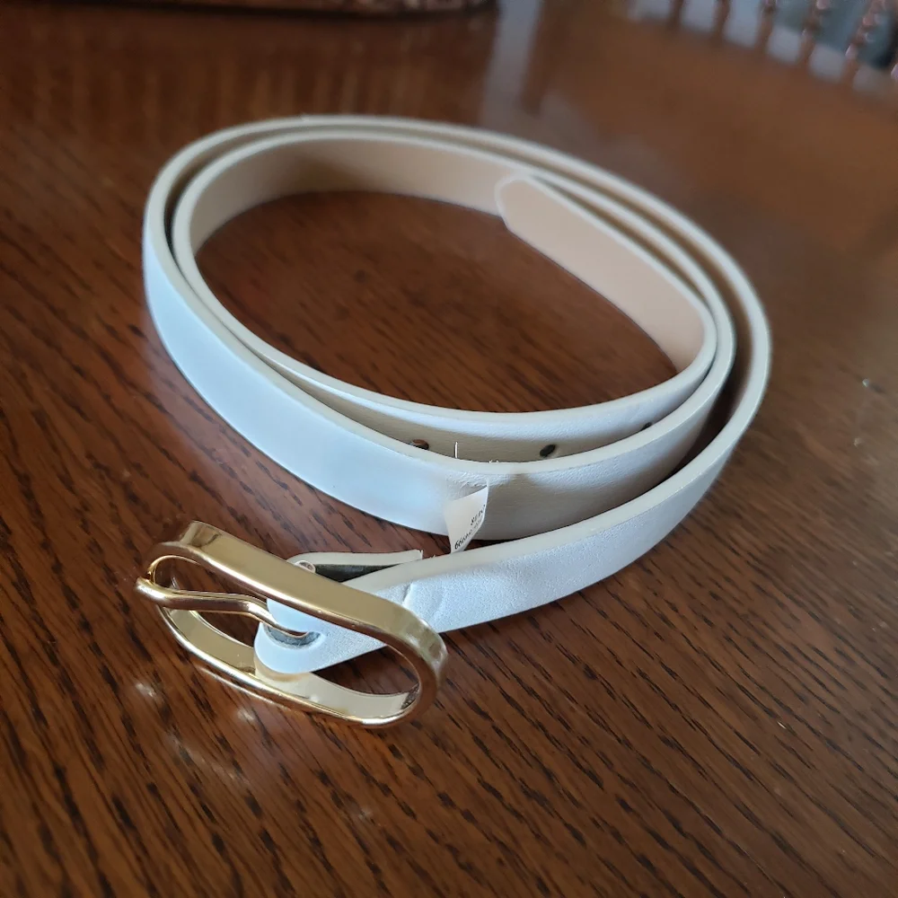 Target Vegan Leather Skinny White Belt With Oval Gold Buckle Size Large